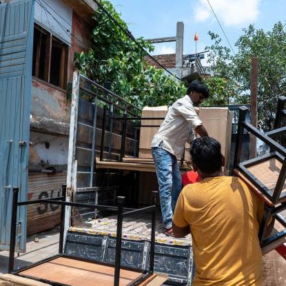 Scheduled Delivery for Seamless Setup